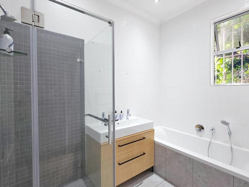 4 Bedroom Property for Sale in Bantry Bay Western Cape